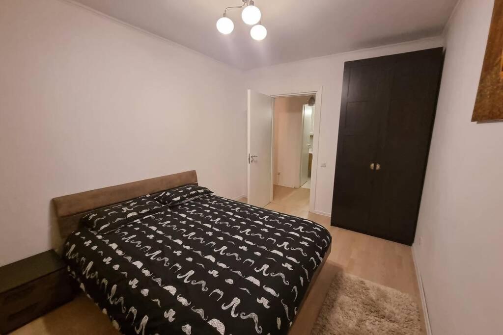 Park Residence 5, 2 Bedroom Apartment Бухарест Экстерьер фото